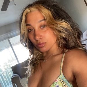 Meet your Posher, Carissa